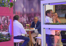 Oreon's booth was busy. Customers always come first. Very good. So an action photo of Jan Mol.